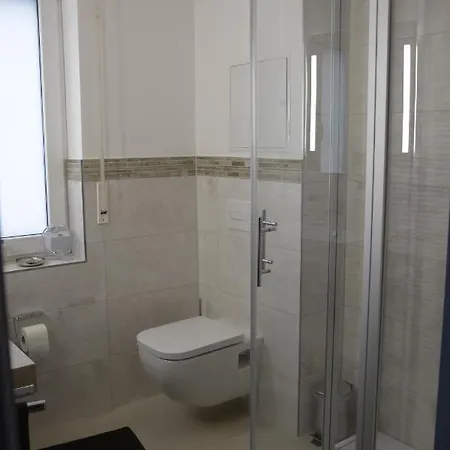 아파트 Ferienwohnung Breege 브리게